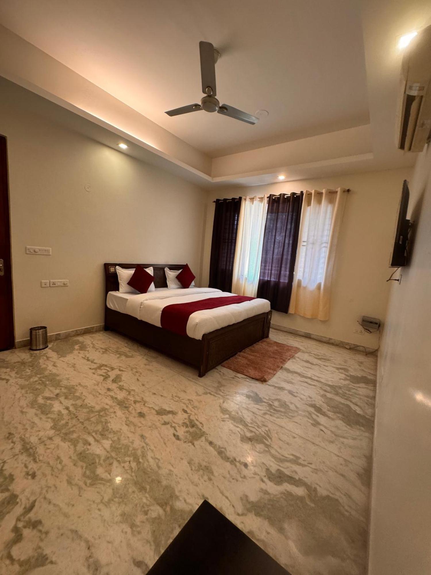 Hl Grand Hotel Lucknow Exterior photo