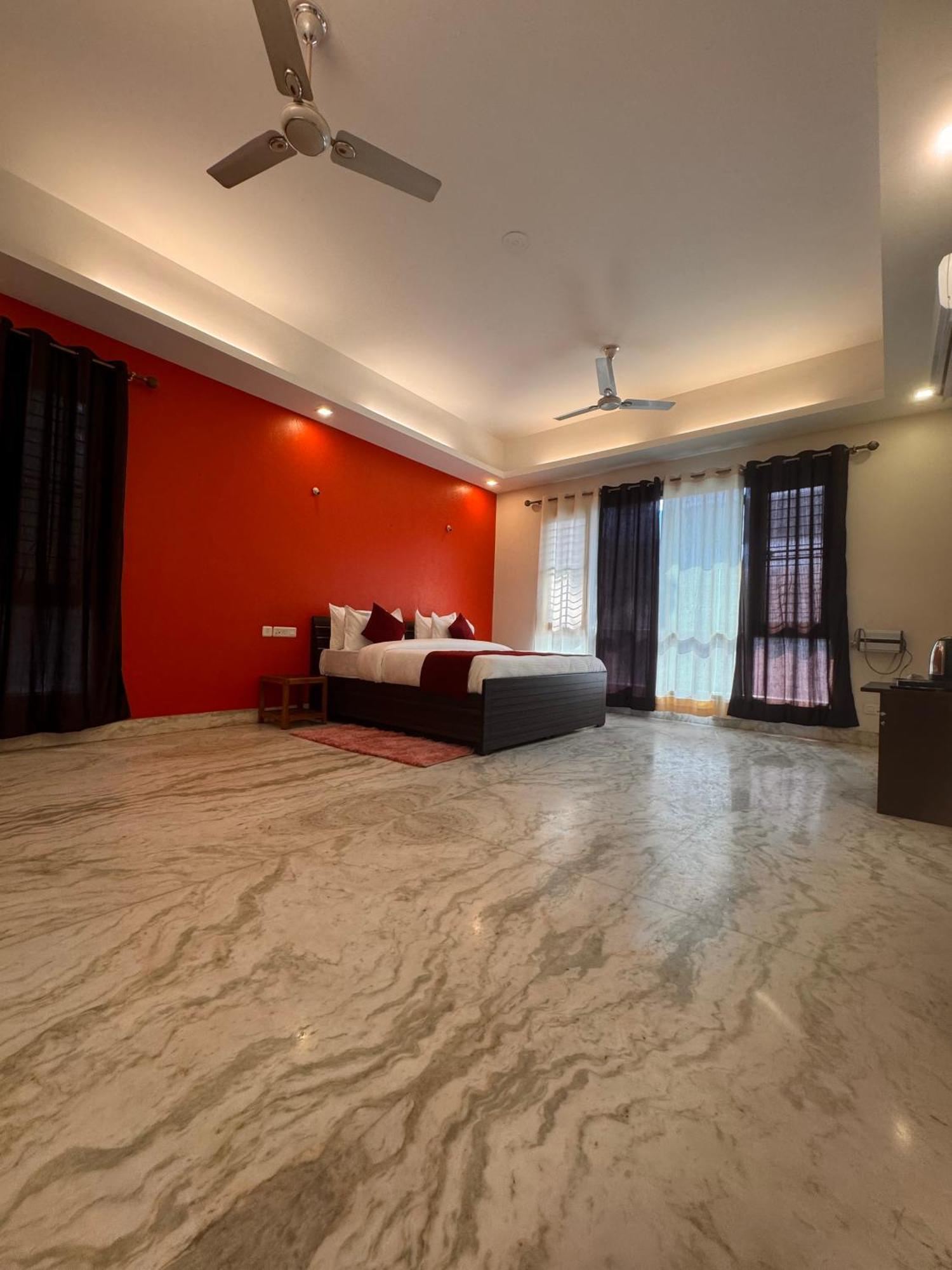 Hl Grand Hotel Lucknow Exterior photo